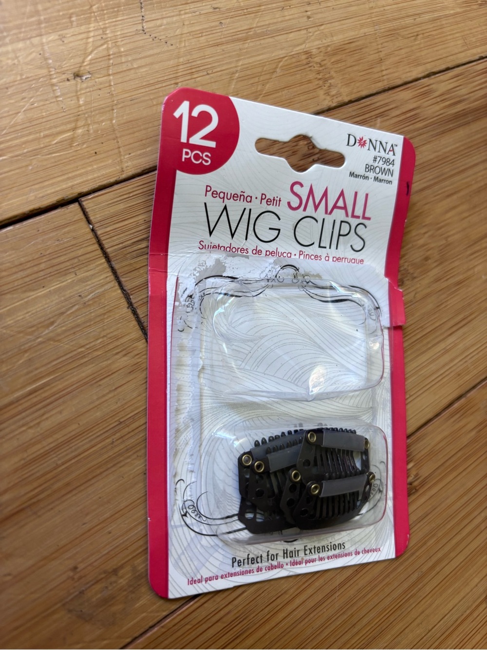 Small wig clips. NWT. 6 clips included.